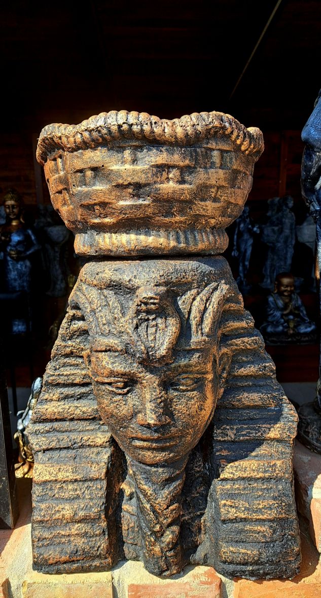 Fáraó kaspóval - férfi