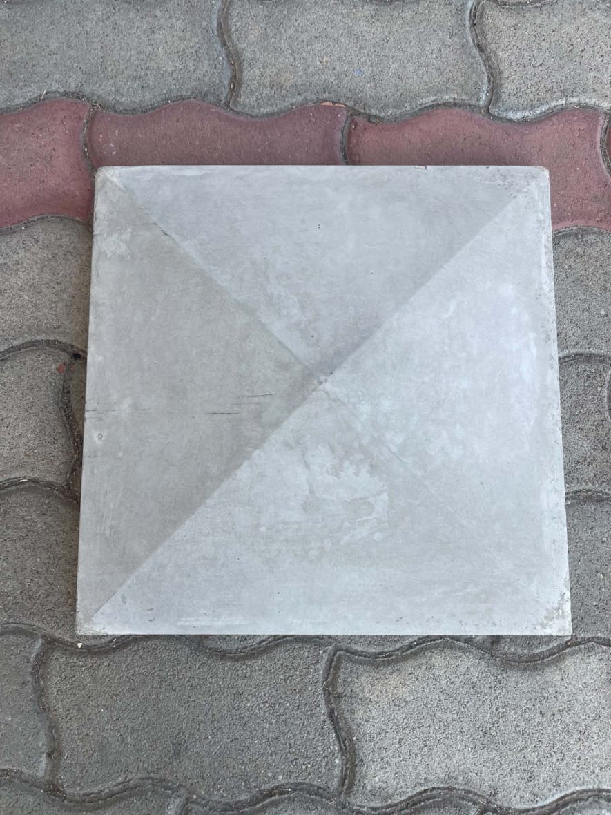 Sátortetős oszlopfedlap
Méretek: 
29cm x 29cm
39cm x 39cm
49cm x 49cm